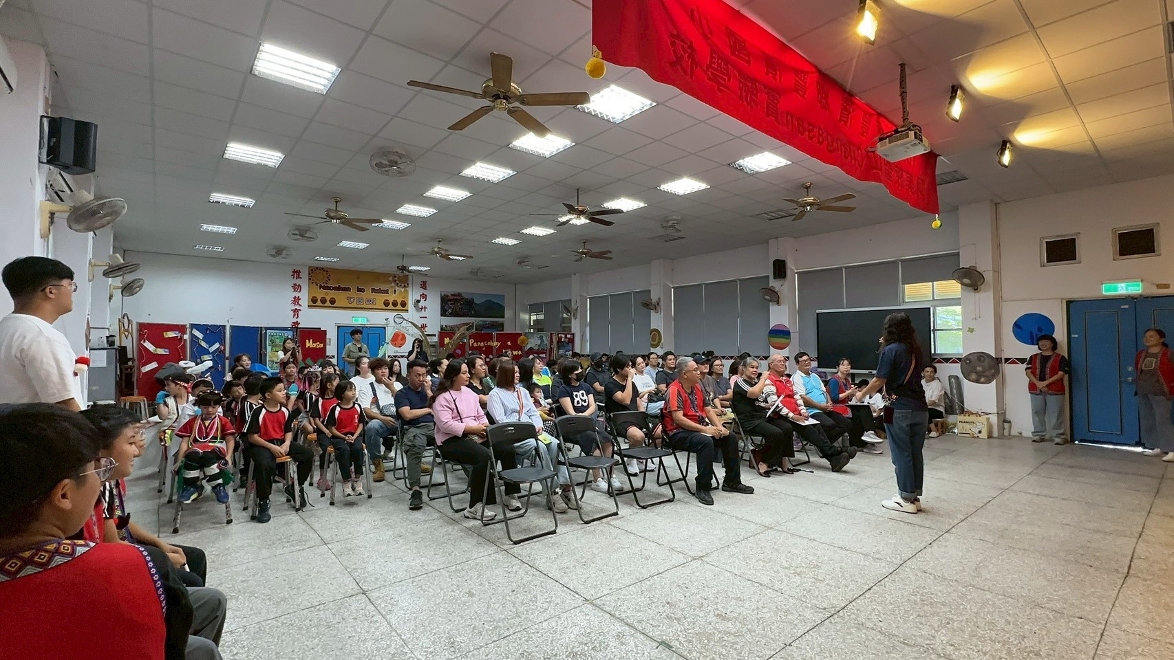 https://xc2.hlc.edu.tw/~fbps_www/uploads/tadgallery/2026_03_07/642_LINE_ALBUM_2025117故事節_260307_80.jpg 