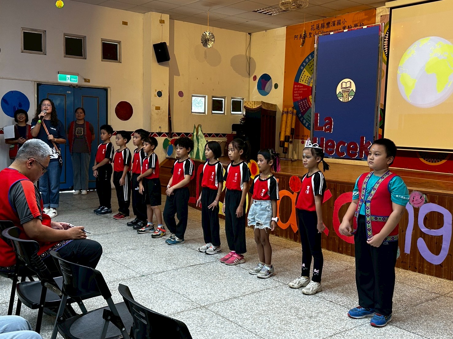 https://xc2.hlc.edu.tw/~fbps_www/uploads/tadgallery/2026_03_07/644_LINE_ALBUM_2025117故事節_260307_82.jpg 