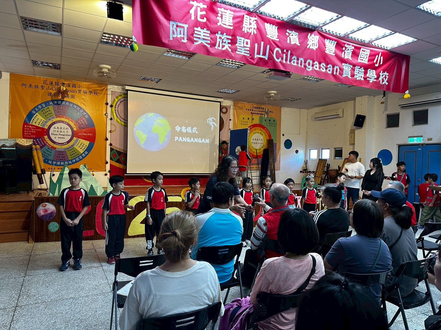 https://xc2.hlc.edu.tw/~fbps_www/uploads/tadgallery/2026_03_07/645_LINE_ALBUM_2025117故事節_260307_83.jpg 