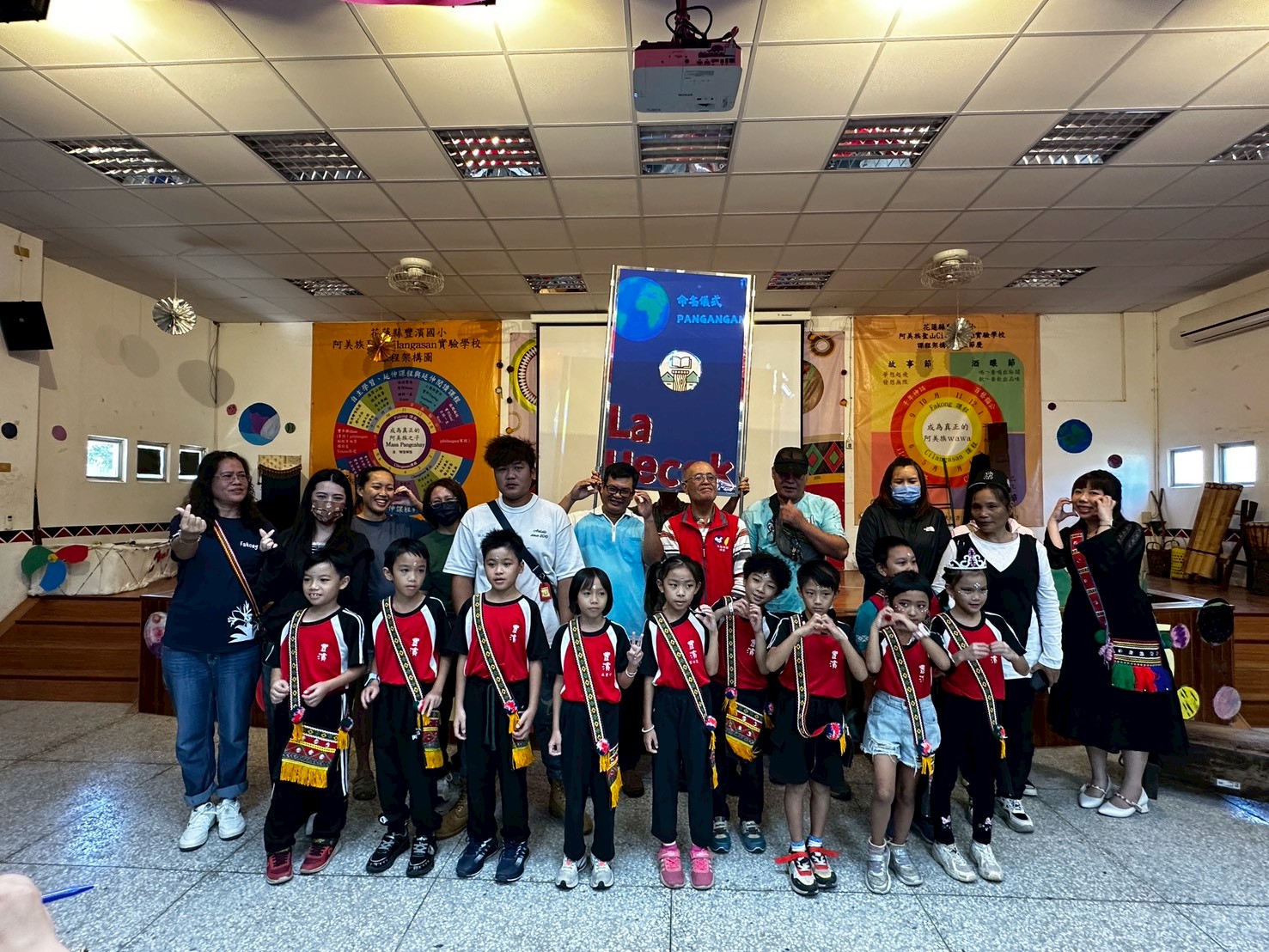 https://xc2.hlc.edu.tw/~fbps_www/uploads/tadgallery/2026_03_07/666_LINE_ALBUM_2025117故事節_260307_104.jpg 